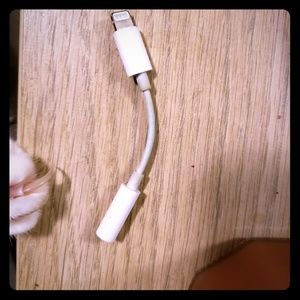 Onn Lightning to 3.5mm Jack Headphone Adapter